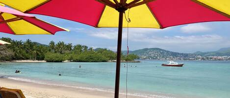 Beach nearby, sun loungers, beach towels