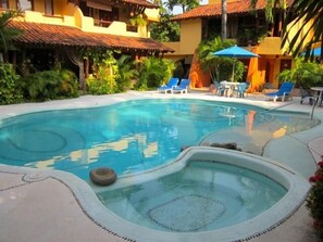 Pool - Pacific Paradise Condo (Zihautanejo)