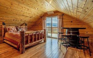 2 bedrooms, bed sheets