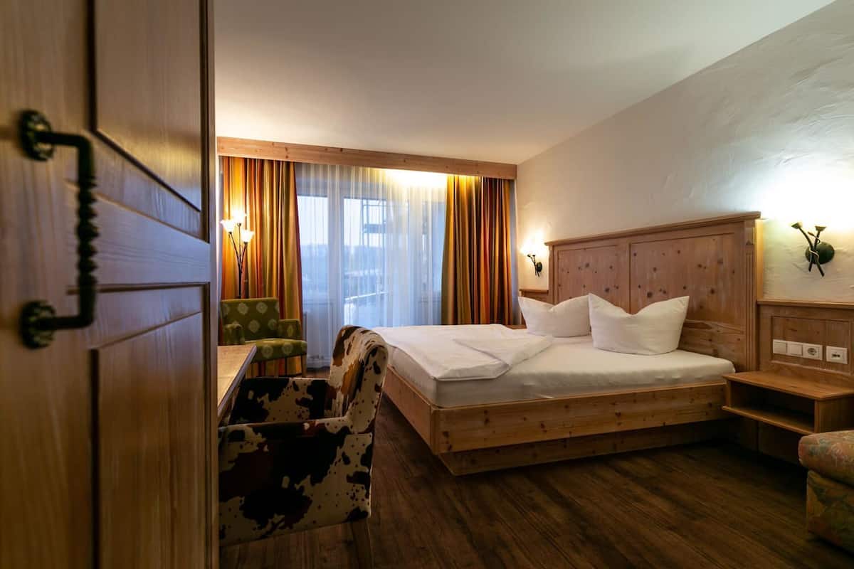 Allergikerbettwaren, Zimmersafe, Schreibtisch, schallisolierte Zimmer