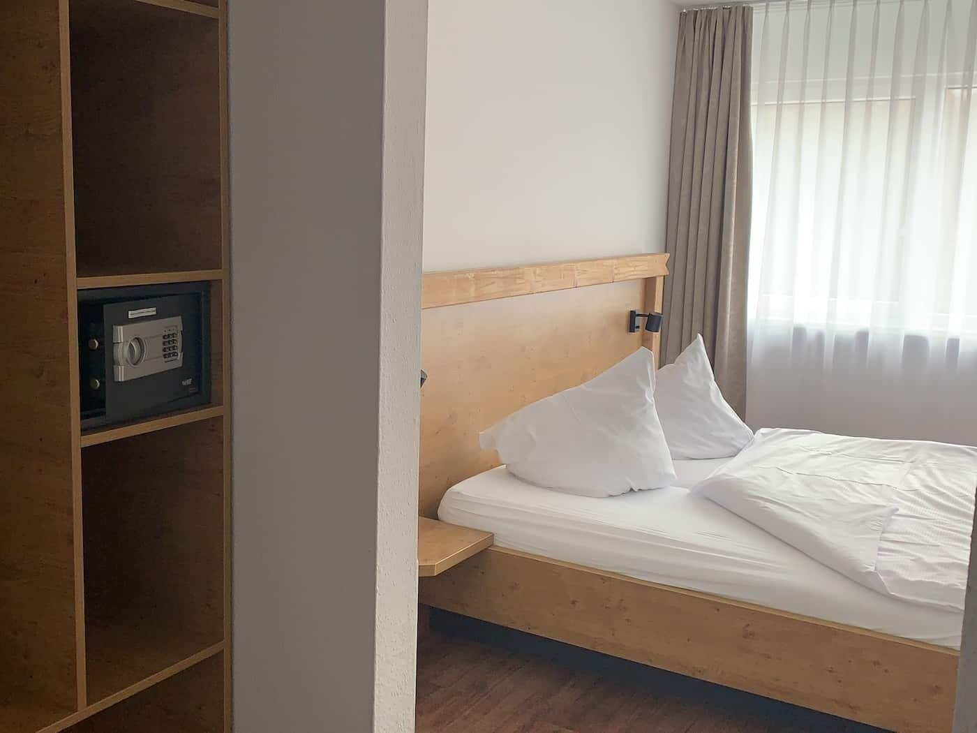 comfort double room | hypo-allergenic bedding, in-room safe, desk, soundproofing