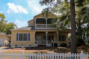 Exterior - Home with golf cart,community pool,easy access,Spinnakers Reach community (Emerald Isle)