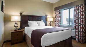 2 dormitorios, tabla de planchar con plancha, Internet y ropa de cama