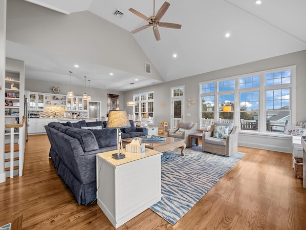 Smart TV, DVD player, table football - Oceanside Interior Home,Private Pool,Golf Cart,Beach Access,in Spinnaker's Reach (Emerald Isle)