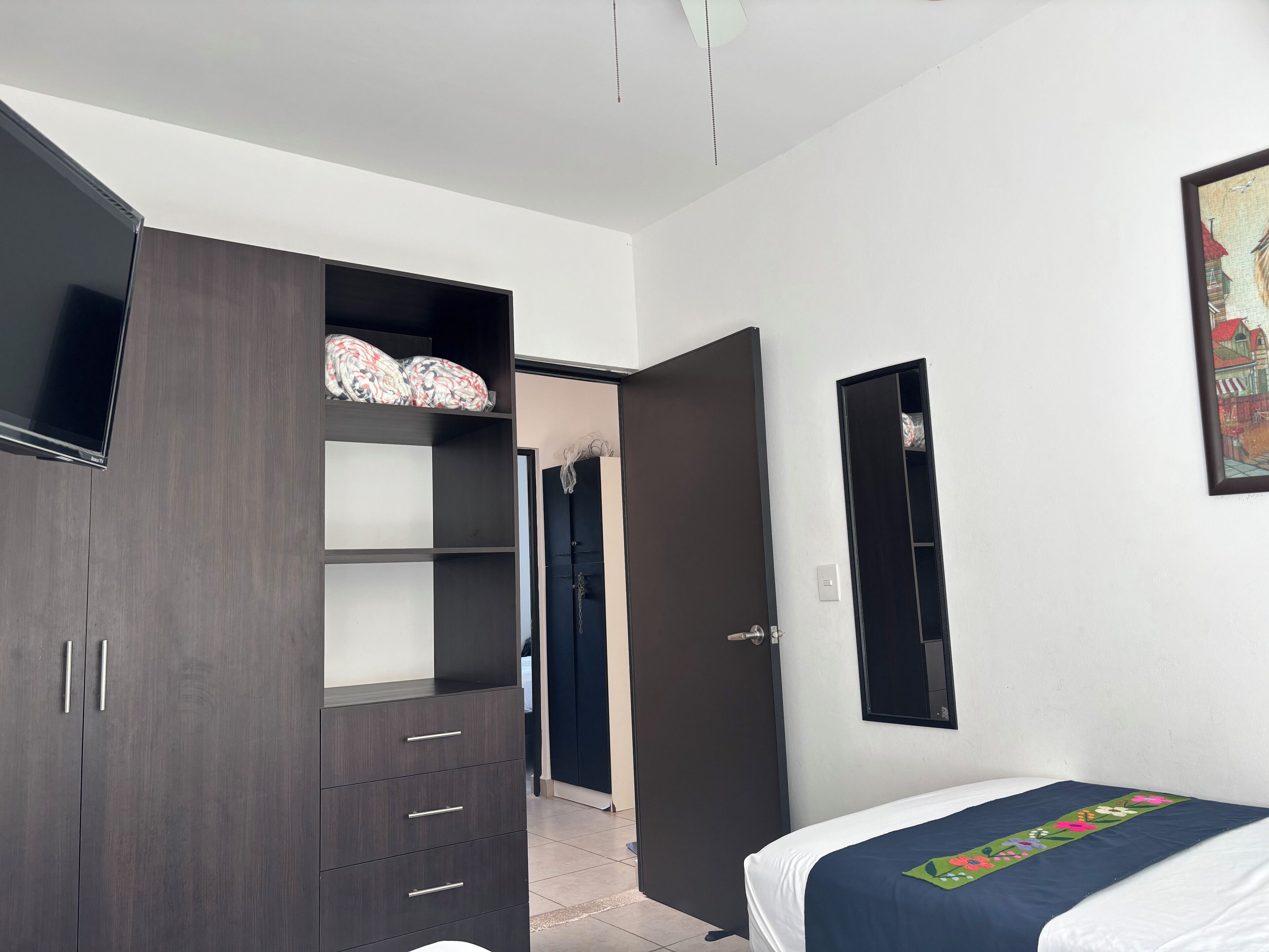 3 bedrooms, desk, iron/ironing board, free WiFi