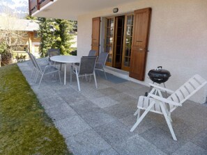 Outdoor dining - Le Miclivier B1 by Interhome (Villars)
