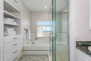 Bathtub, hair dryer, towels - Unobstructed Gulf View & Canal View! (Pensacola Beach)