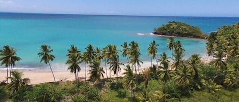 كراسي للتشمس، مناشف للشاطئ