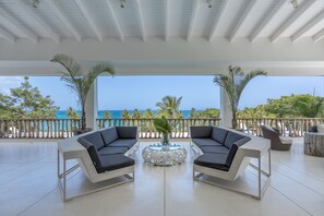 Property grounds - Luxury Contemporary Villa with Sea View & Private Pool – Las Terrenas STARLINK (Las Terrenas)