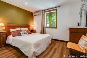 2 slaapkamers, een strijkplank/strijkijzer, wifi, beddengoed