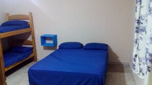 3 habitaciones, tabla de planchar con plancha, wifi y ropa de cama 