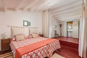 3 dormitorios, escritorio, tabla de planchar con plancha y wifi