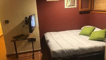 1 bedroom, free WiFi, bed sheets