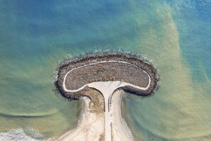 Plage à proximité, chaises longues