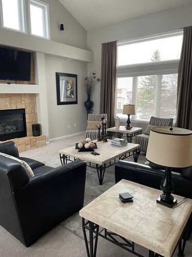 Executive Home with every amenity, prime location