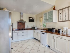 Réfrigérateur, micro-ondes, four, lave-vaisselle