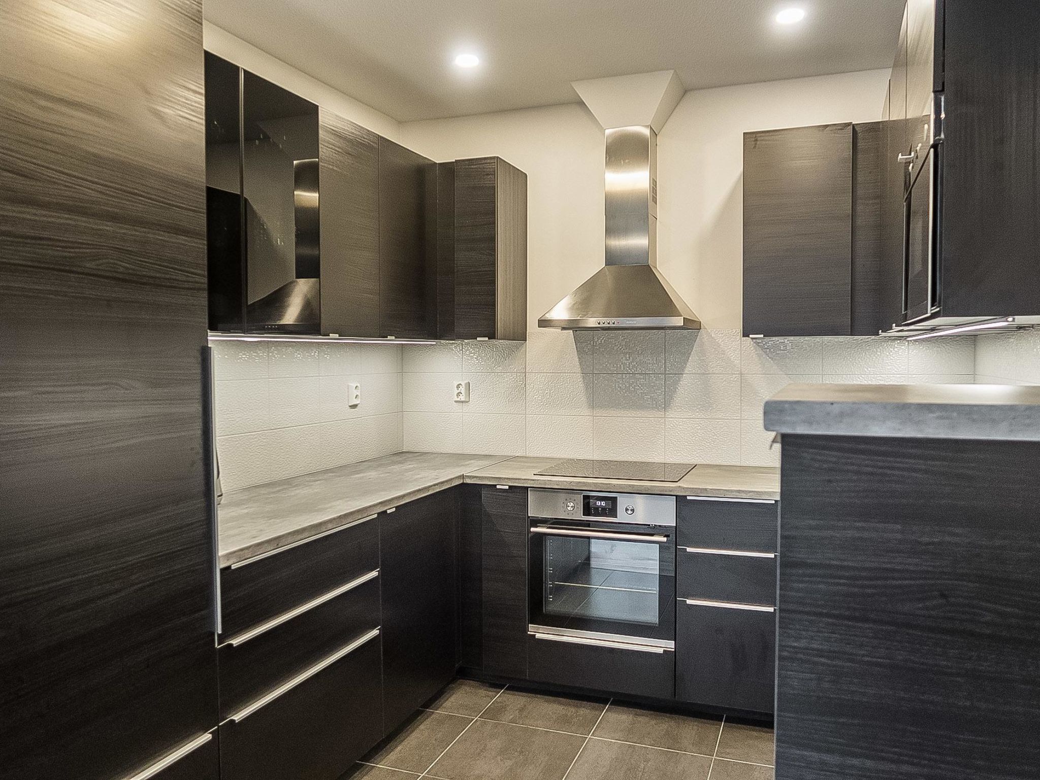 Refrigerador, microondas, lavavajillas y periquera 