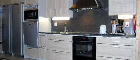 Réfrigérateur, micro-ondes, lave-vaisselle