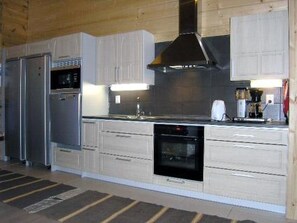 Fridge, microwave, dishwasher, cookware/dishes/utensils