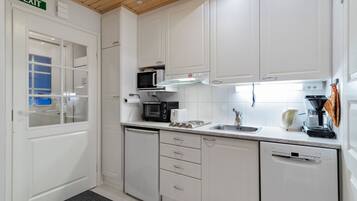 Réfrigérateur, micro-ondes, four, lave-vaisselle