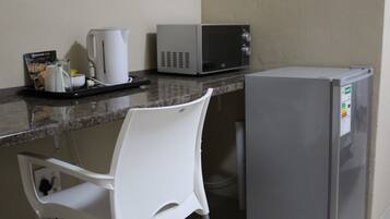 Comfort Room | Minibar, individually decorated, desk, laptop workspace