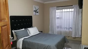 Comfort kamer | Een minibar, een bureau, een laptopwerkplek, gratis wifi