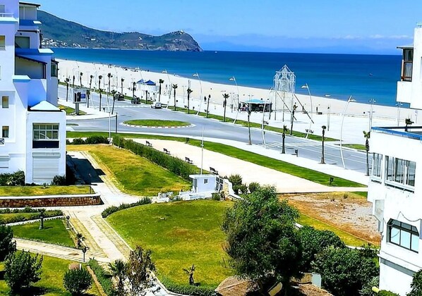 On the beach - Residence Cite Jardin 4069 (Martil)