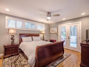 3 bedrooms, iron/ironing board, Internet, bed sheets