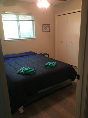 2 bedrooms, iron/ironing board, WiFi, bed sheets