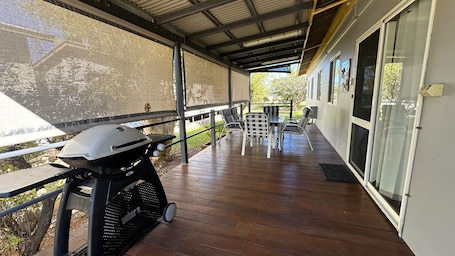 Outdoor dining. Getaway Villas Unit 3 -This Villa is Perfect for groups and families alike