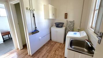 Refrigerador, microondas, tostadora, freezer