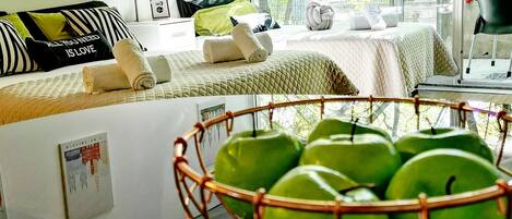 1 habitación, tabla de planchar con plancha, wifi y ropa de cama