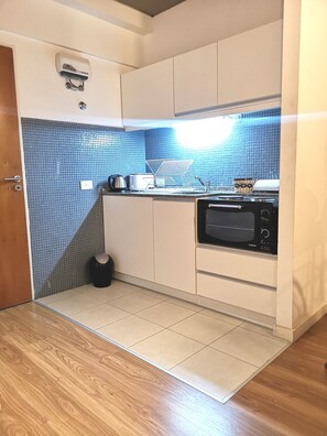 Microonde, forno, macchina per tè/caffè, tostapane