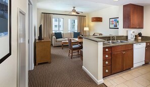 Interior - Enjoy our Downtown Oceanside Seaside Resort full of Amenities (Oceanside)