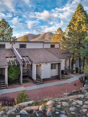 Exterior - Luxurious Mountain View Golf Resort with tons of Amenities (Flagstaff)