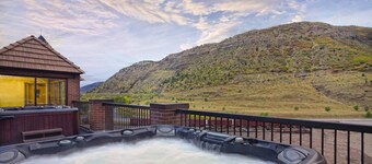 MountainSide Resort near Zip Lining and Museums