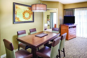 Dining - All Suite Resort near Old Town Amusement Park and Disney World (Kissimmee)