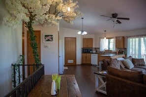 TV connectée, jeux vidéo, lecteur de DVD, livres