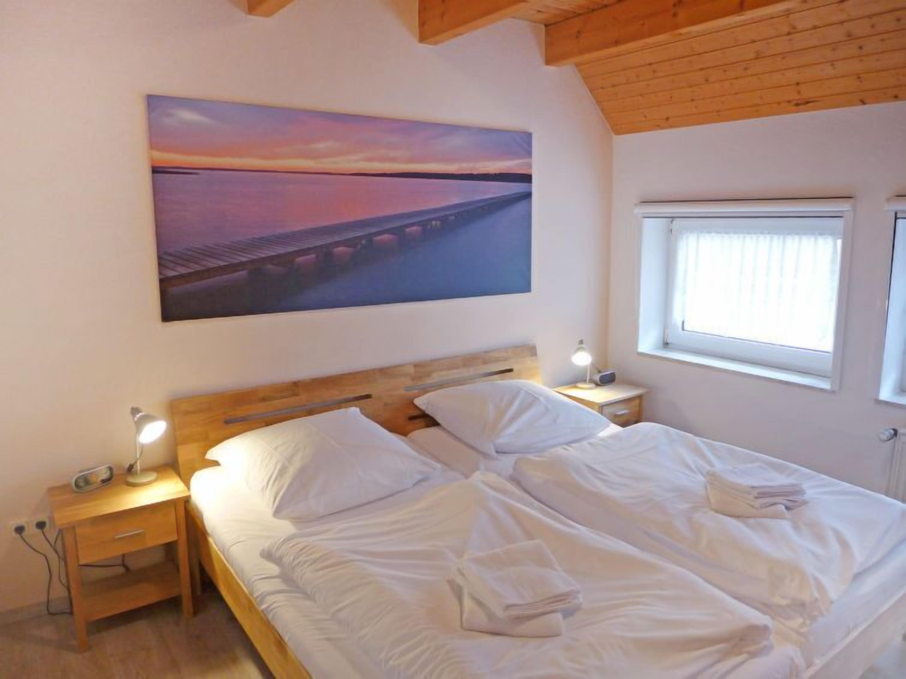 3 slaapkamers, een bureau, internet