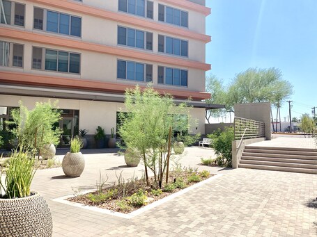 Element Scottsdale at SkySong - Image 29