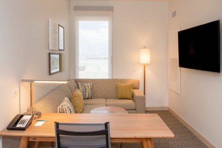 Element Scottsdale at SkySong - Image 35