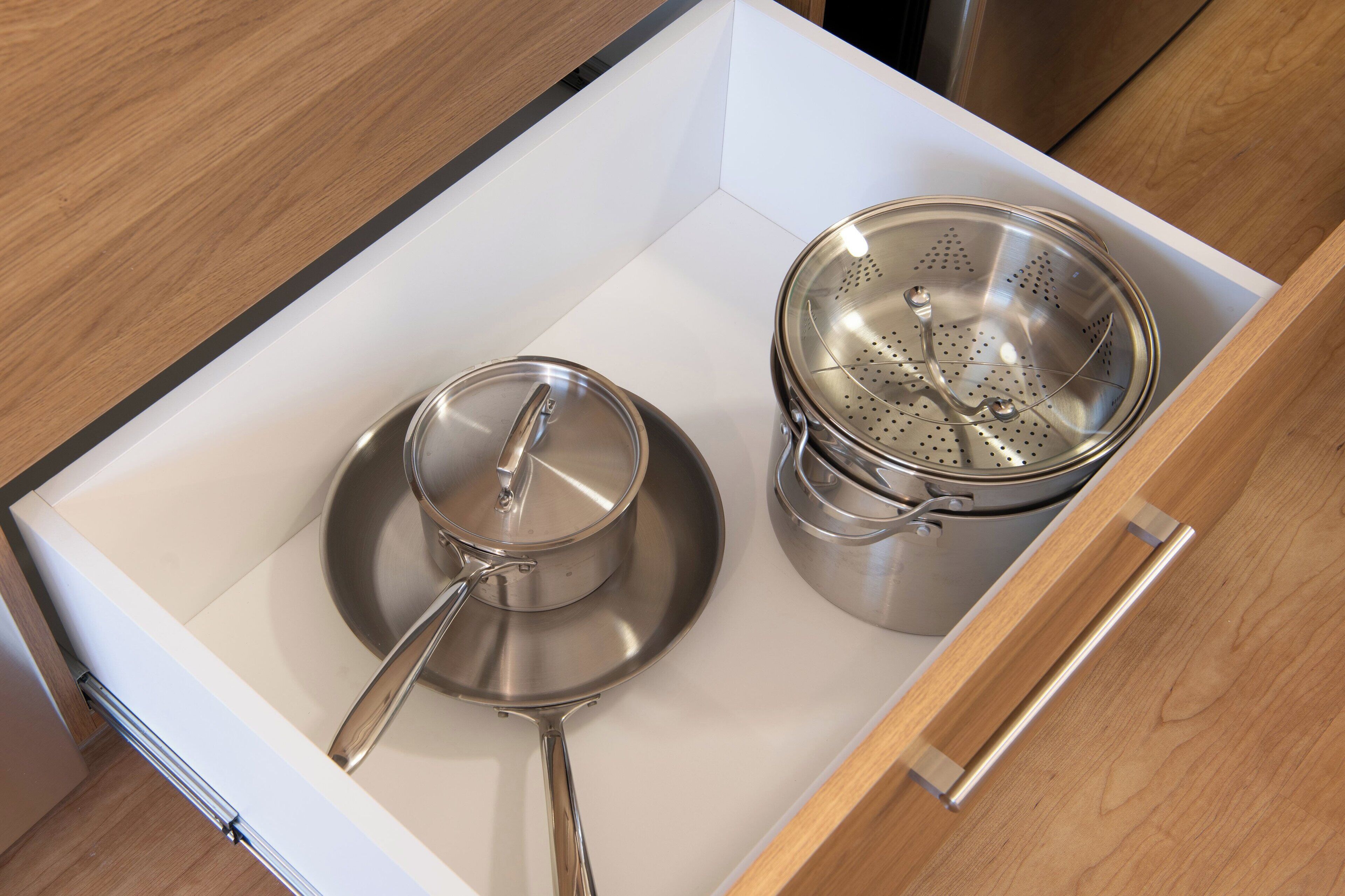 fridge, microwave, dishwasher, coffee/tea maker