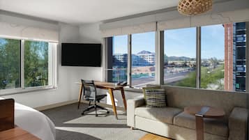 1 bedroom, premium bedding, in-room safe, desk