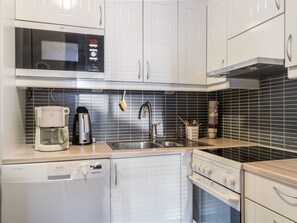 Réfrigérateur, micro-ondes, lave-vaisselle