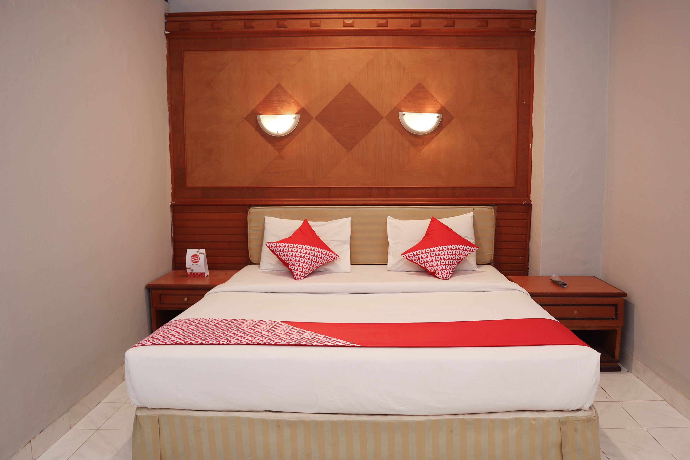 Photo - OYO 742 Mona Plaza Hotel