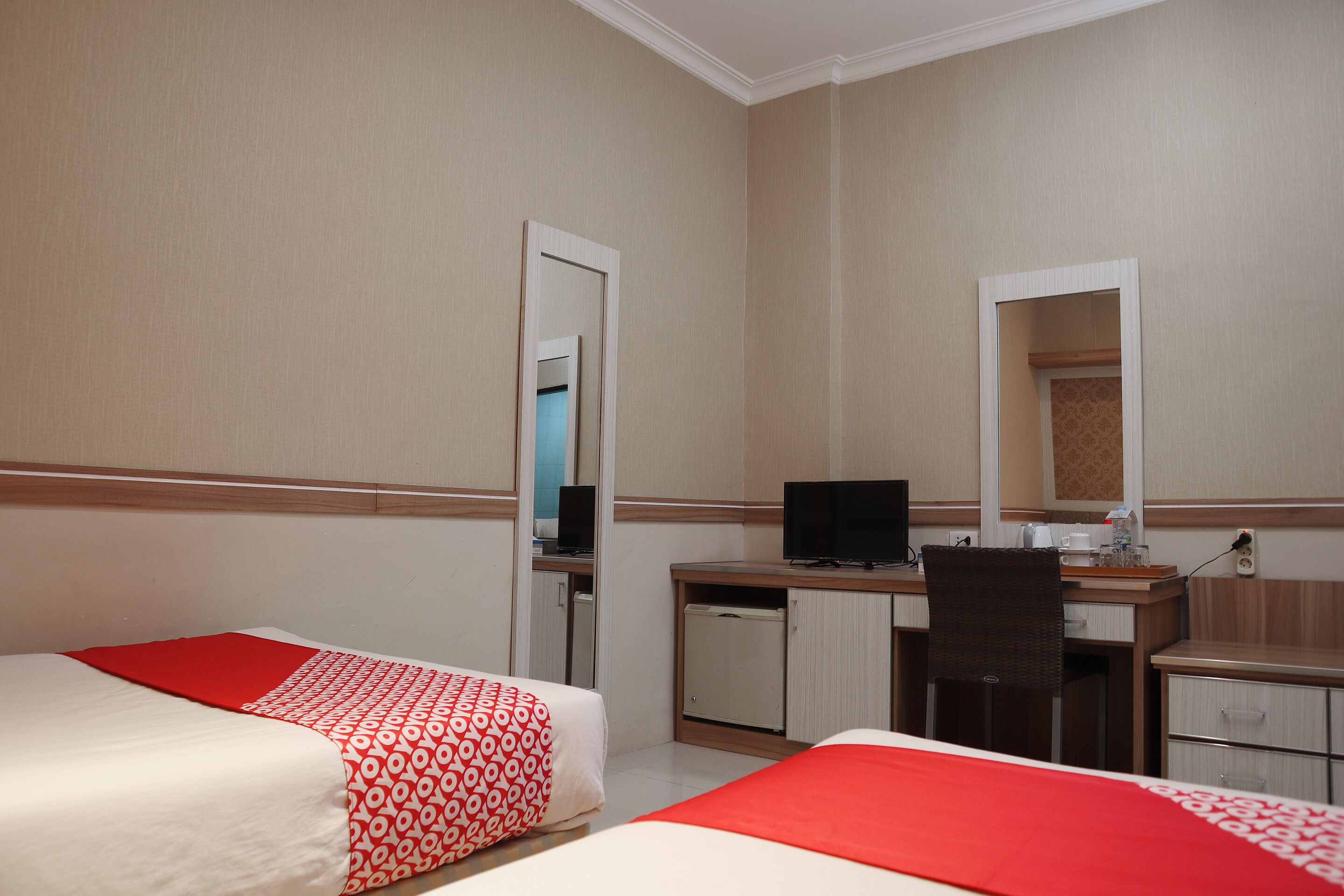 Photo - OYO 742 Mona Plaza Hotel