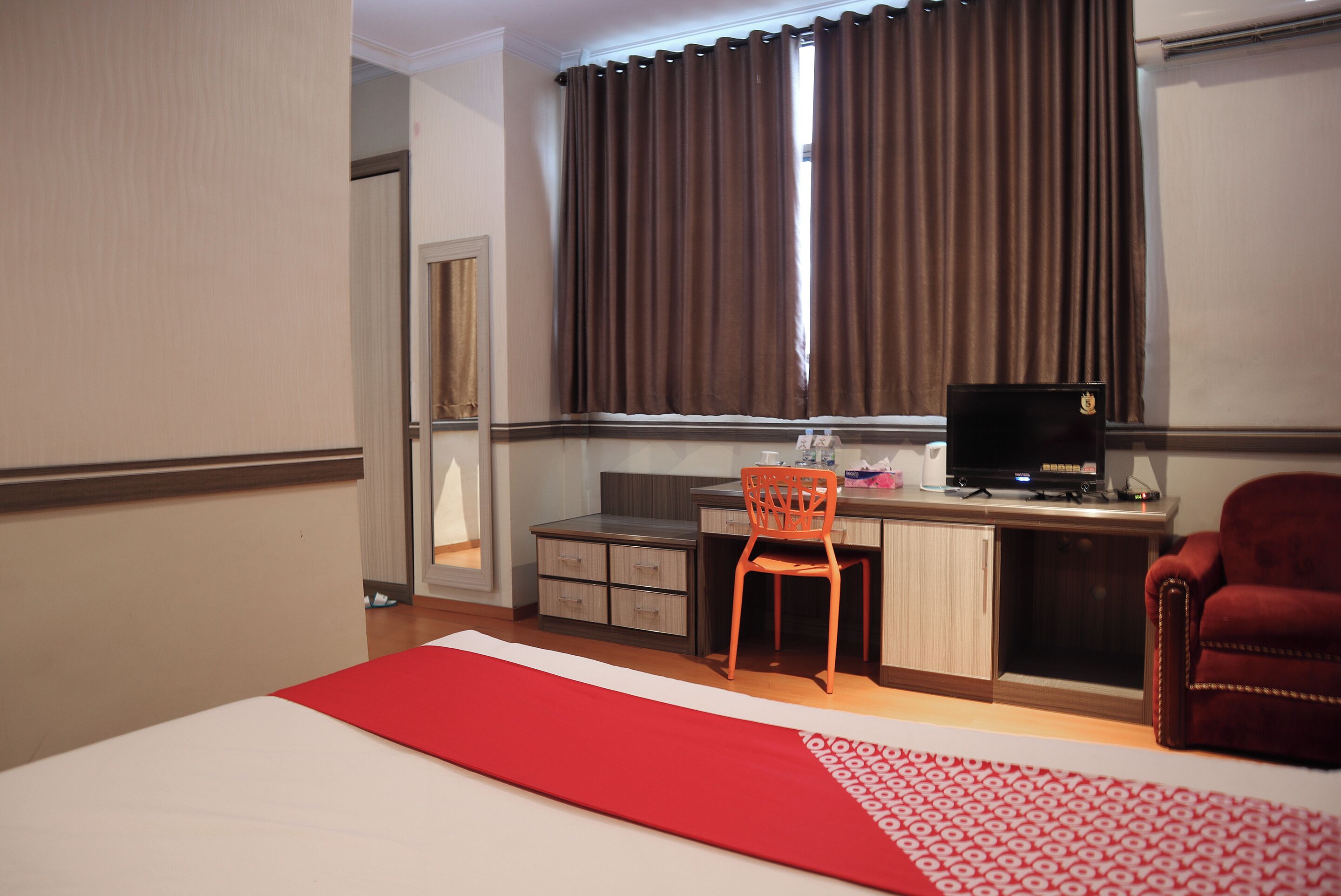 Photo - OYO 742 Mona Plaza Hotel