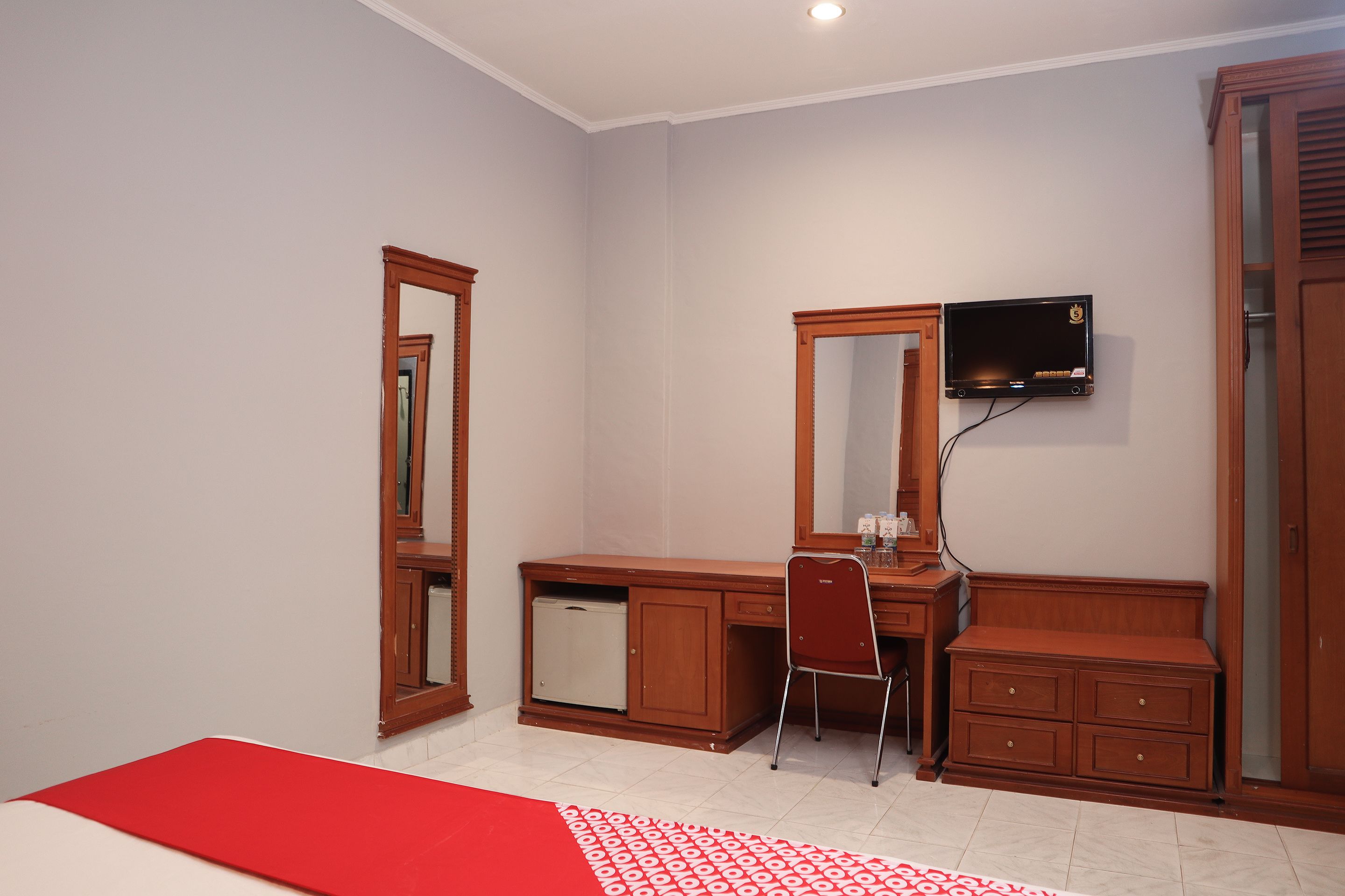 Photo - OYO 742 Mona Plaza Hotel