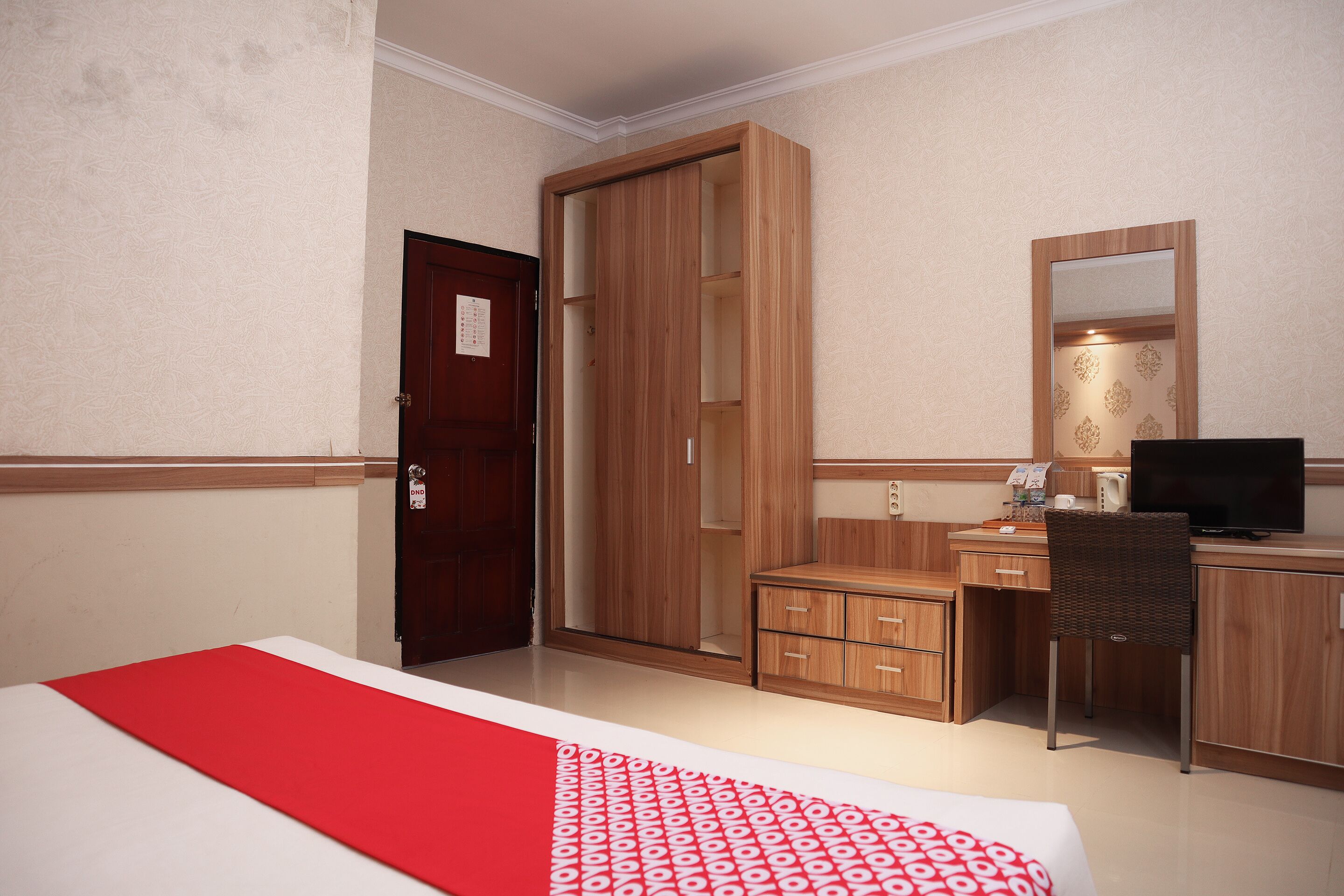 Photo - OYO 742 Mona Plaza Hotel