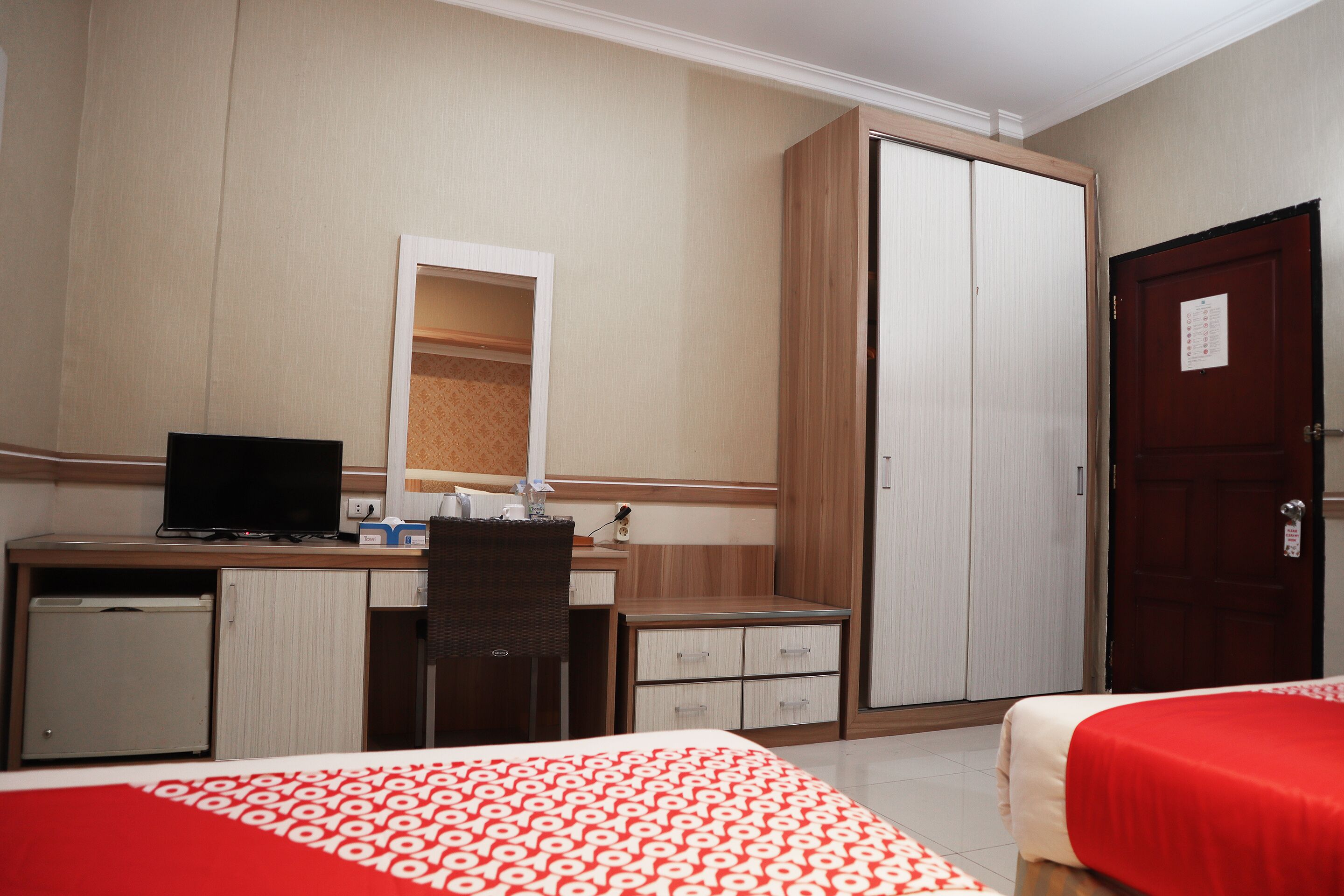 Photo - OYO 742 Mona Plaza Hotel